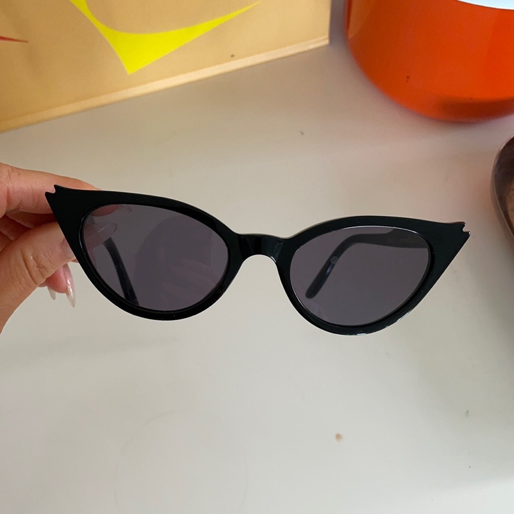 Sabella illesteva Black cat Eye sunglasses